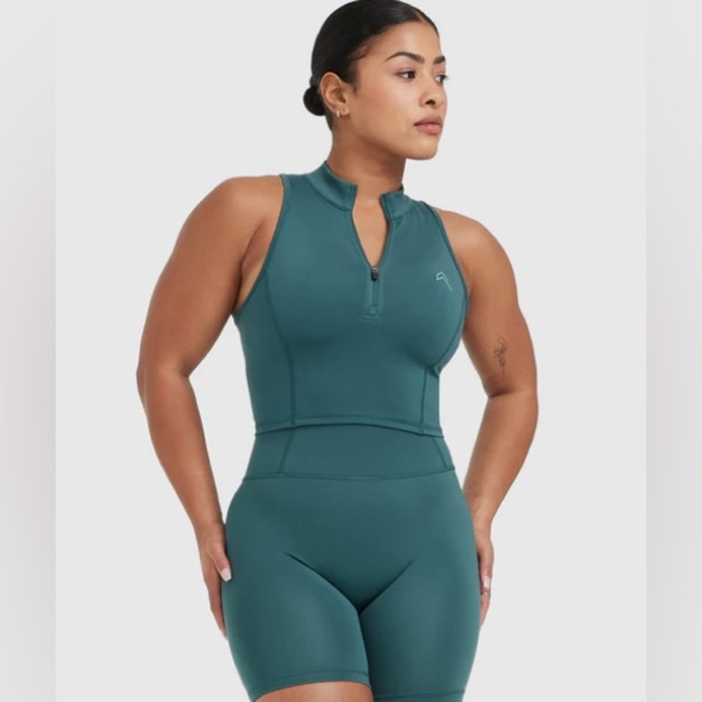 Oner Active Timeless Half Zip Crop Vest Marine Teal
Size S
